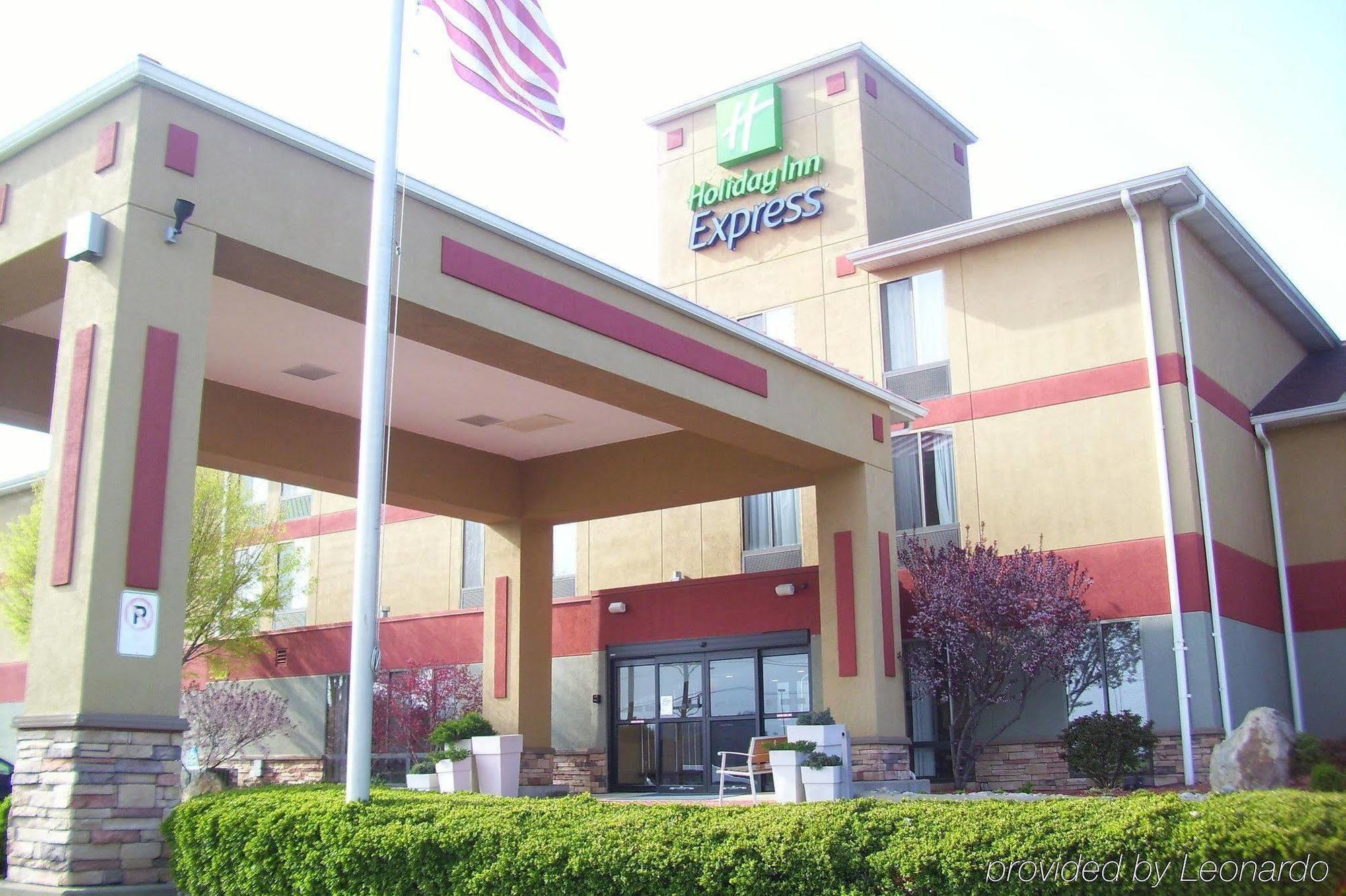 Quality Inn & Suites Lawrenceburg Εξωτερικό φωτογραφία
