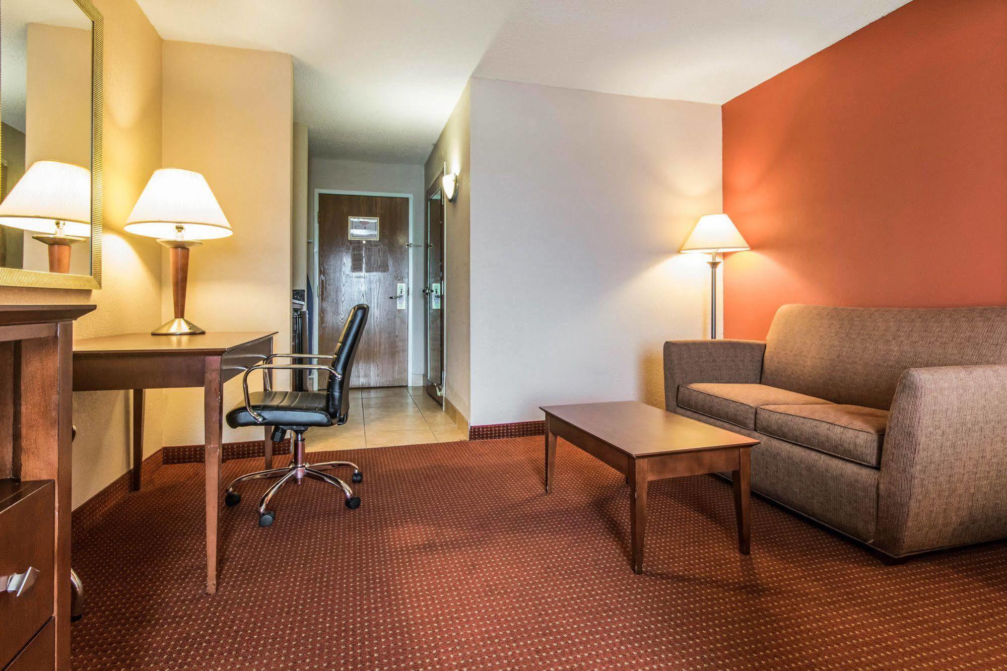 Quality Inn & Suites Lawrenceburg Εξωτερικό φωτογραφία