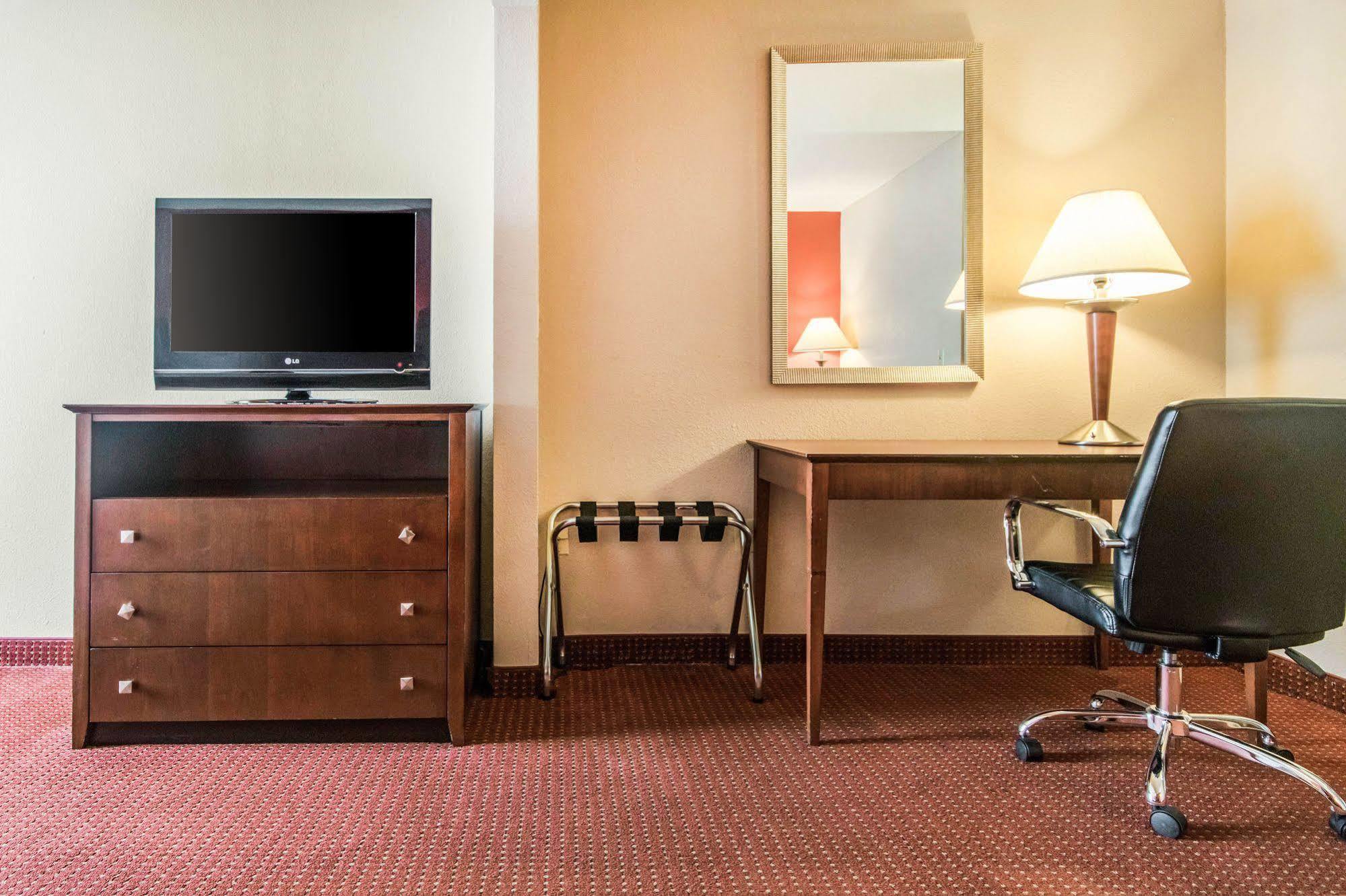 Quality Inn & Suites Lawrenceburg Εξωτερικό φωτογραφία