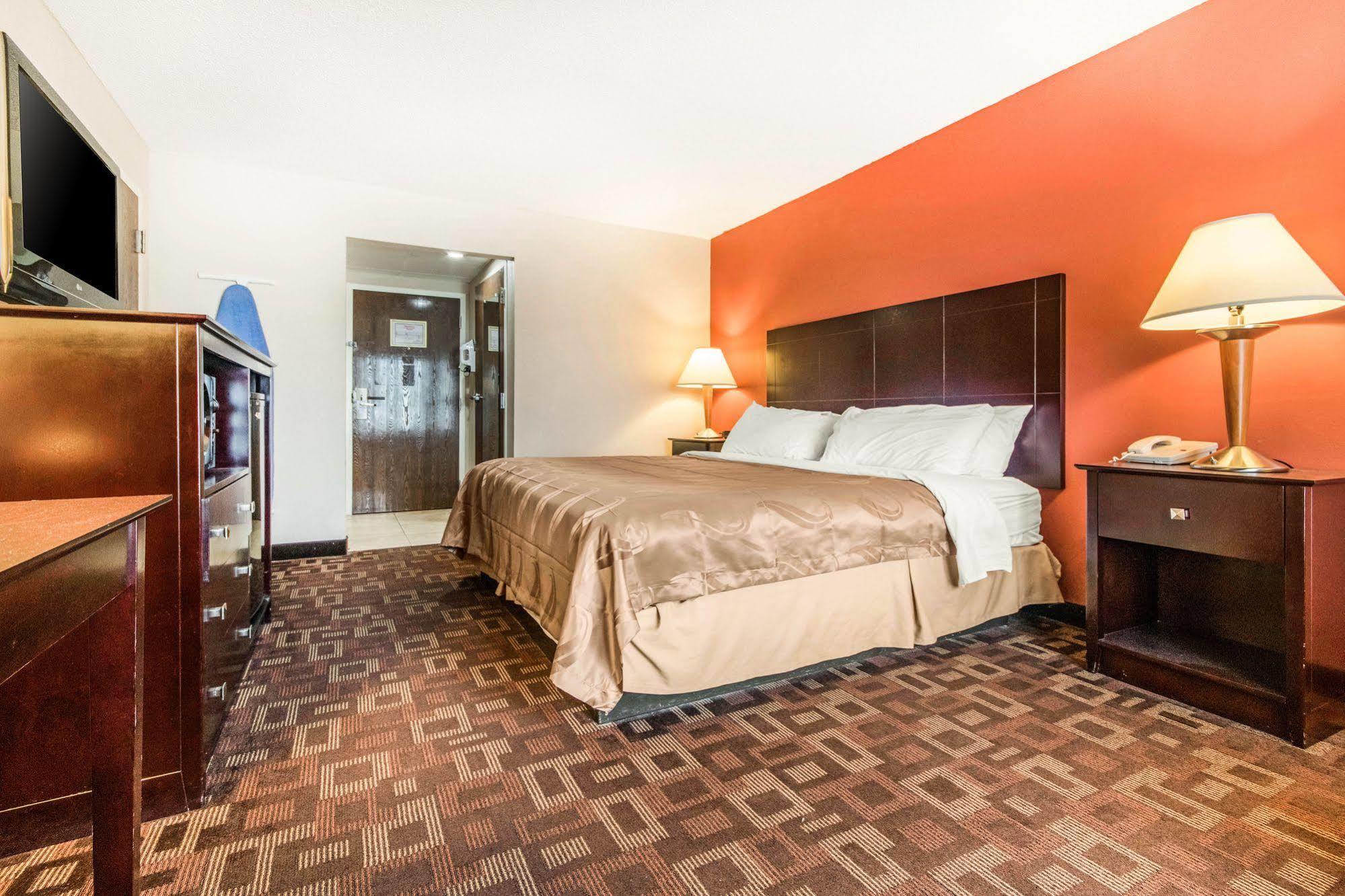 Quality Inn & Suites Lawrenceburg Εξωτερικό φωτογραφία