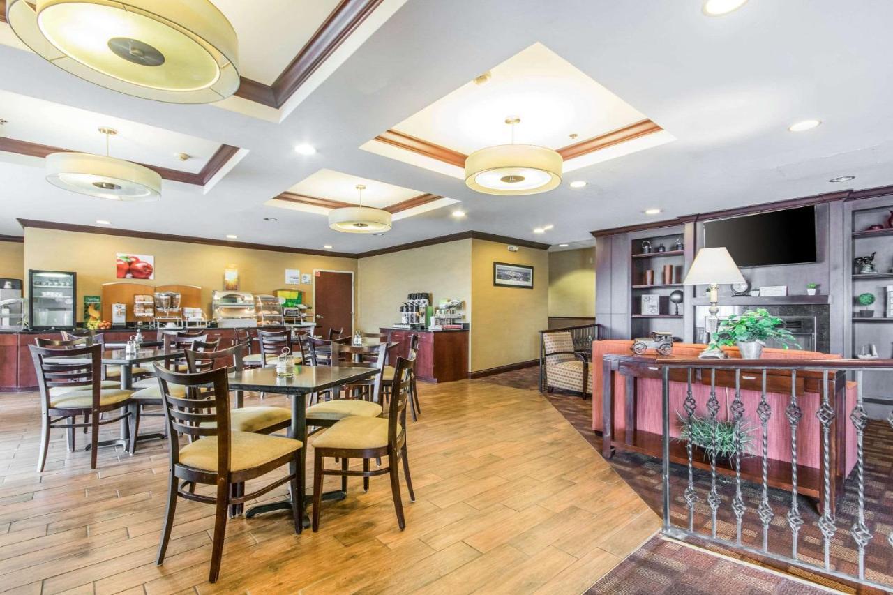 Quality Inn & Suites Lawrenceburg Εξωτερικό φωτογραφία